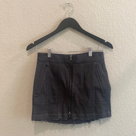 ▶️Express◀️ Skirt size 0 NWT - Picture 1 of 10